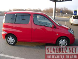 Toyota FunCargo 2002. 