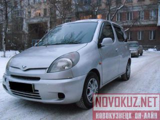 Toyota FunCargo 2002. 