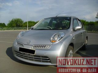 Nissan March 2007. 
