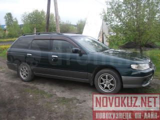  Nissan Avenir Salut 